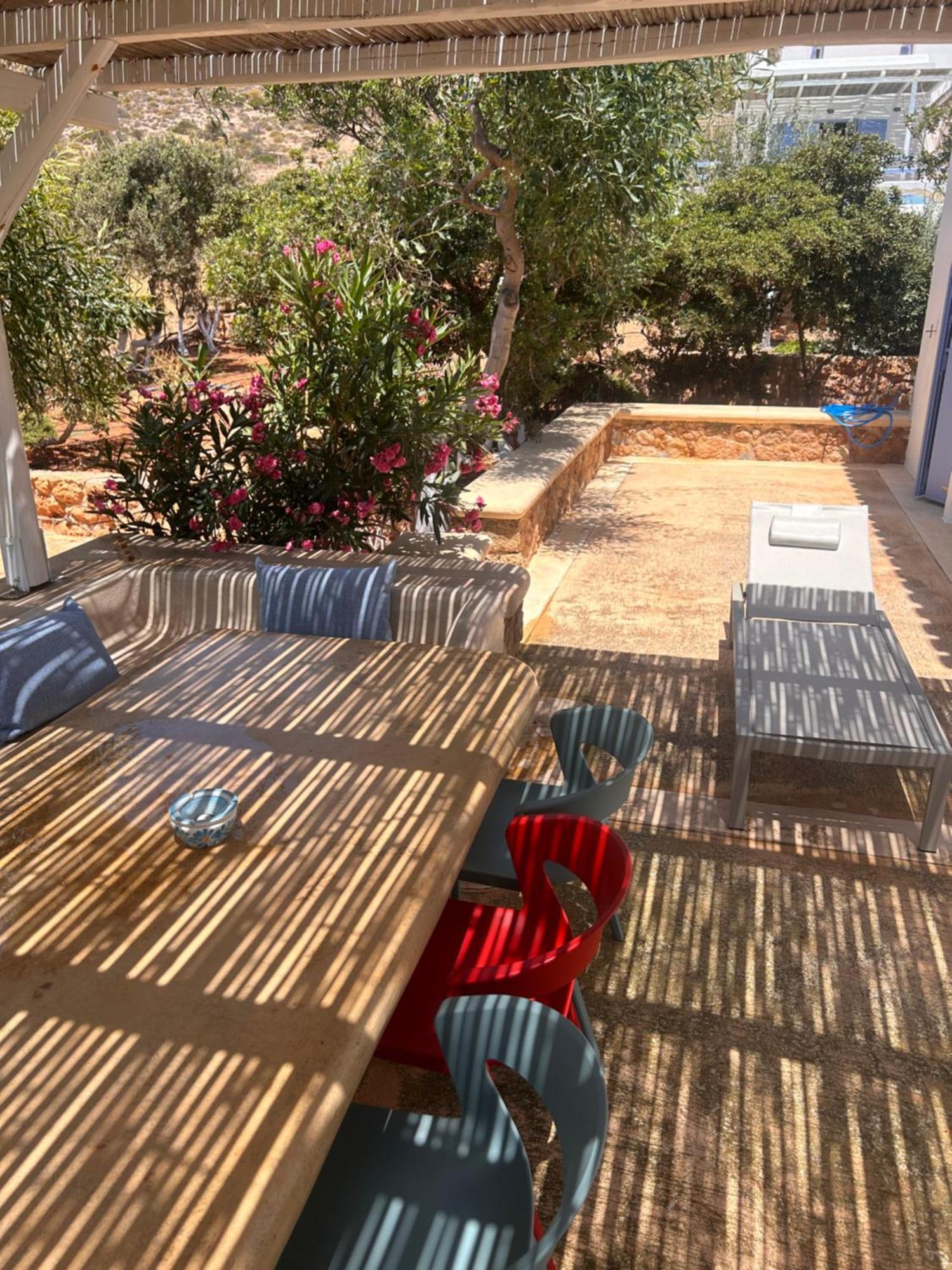 Simos Suites Elafonissos Eksteriør billede